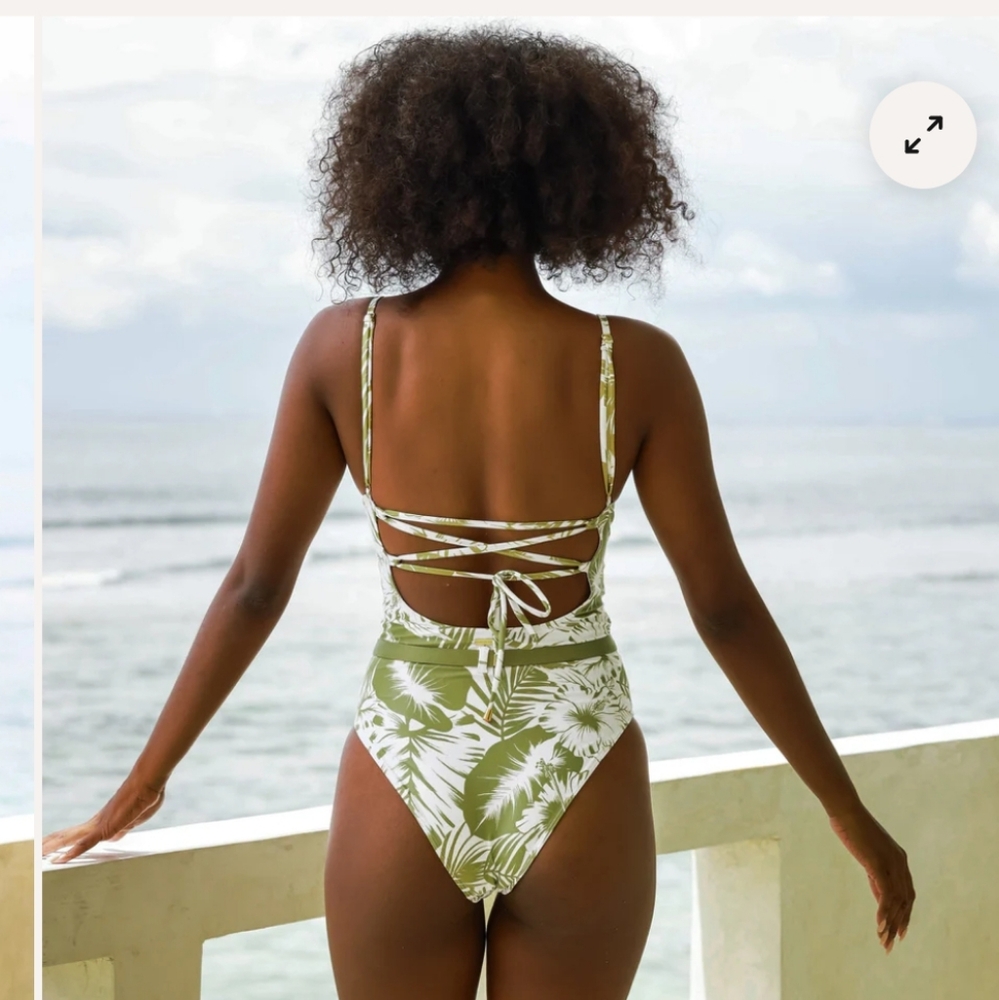 NWT $150 Watercolors Kenny Flowers The Bali Underwire One piece Swimsuit - Picture 3 of 13